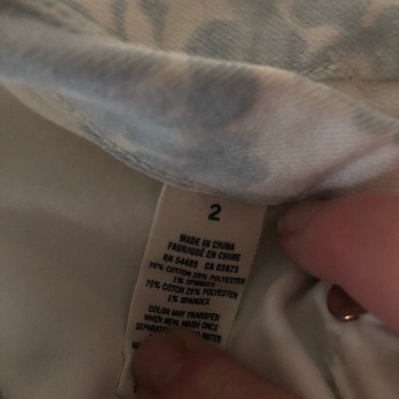 Aeropostale size 2 white & blue tie dye Jean shorts with stretch like new - Picture 3 of 6